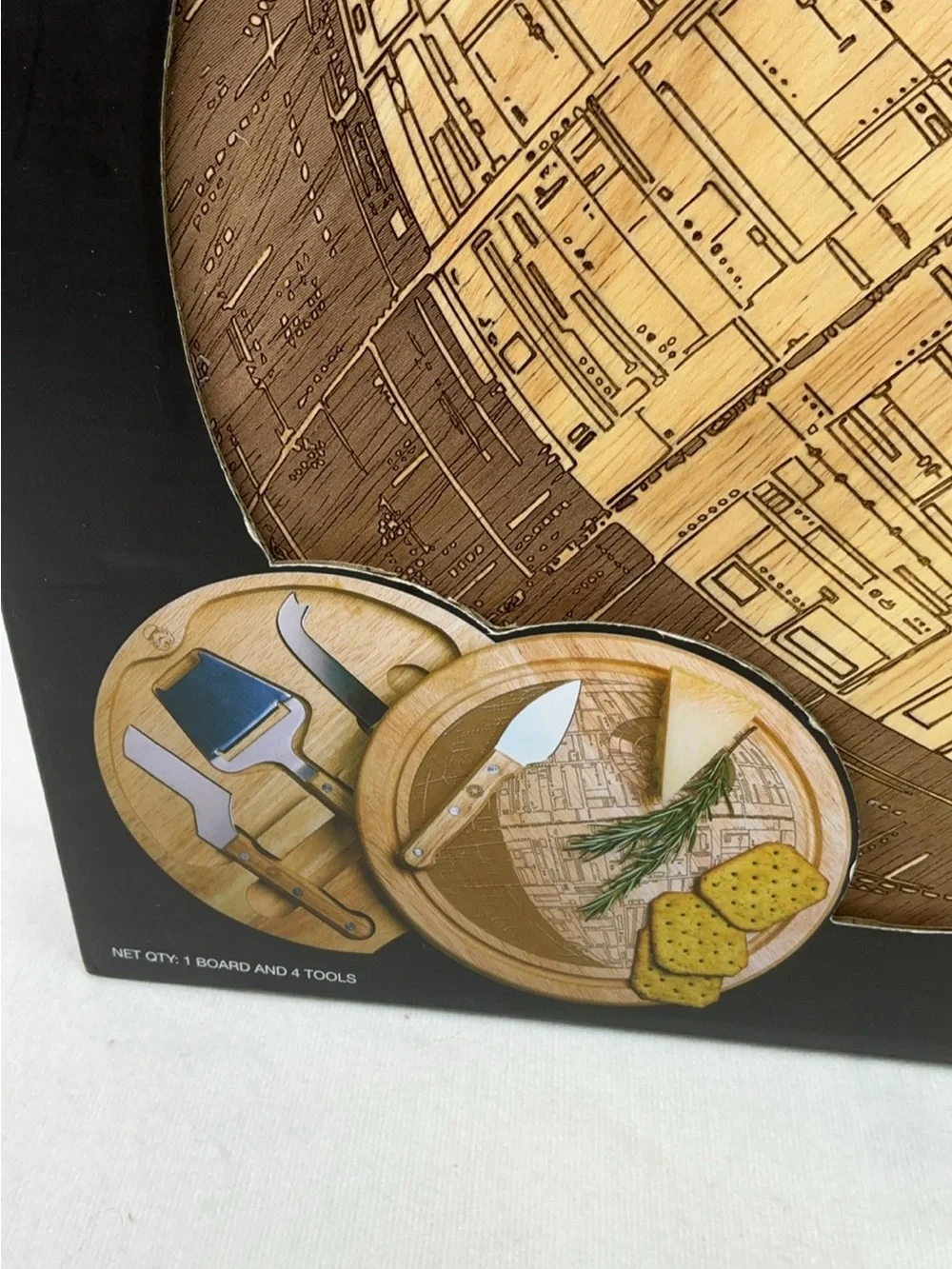Star Cheese Board in Black and Natural Wood